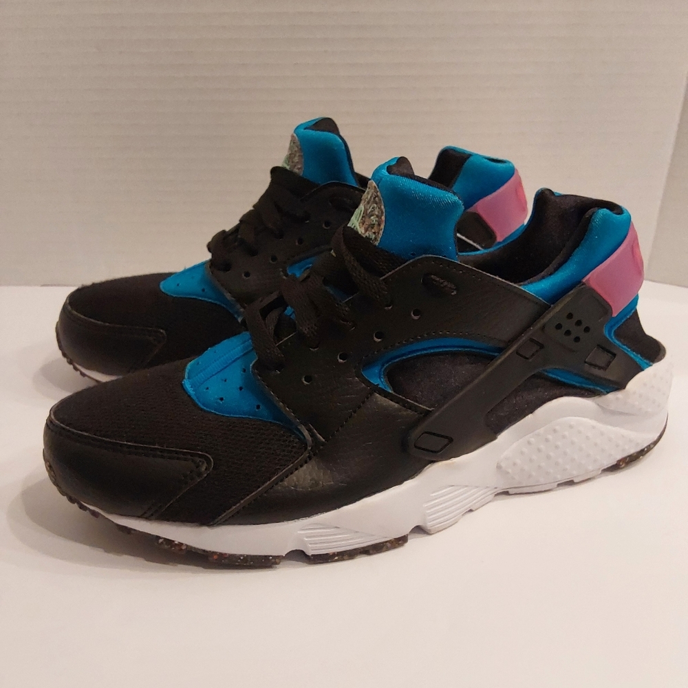 NIKE HURACHE BLUE 7M/8.5W PREOWNED LIGHTLY WORN